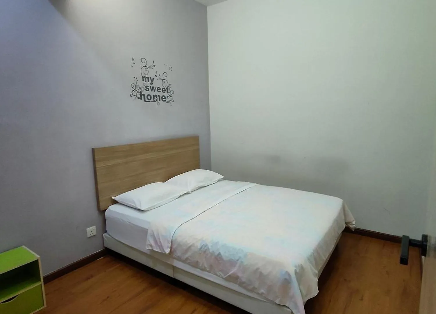 Mlk Home Service Apartment Malacca Hostel